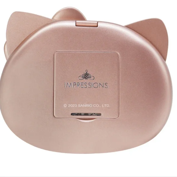 Hello Kitty Kawaii Battery Compact Mirror with Special Finish NIB - Picture 4 of 5